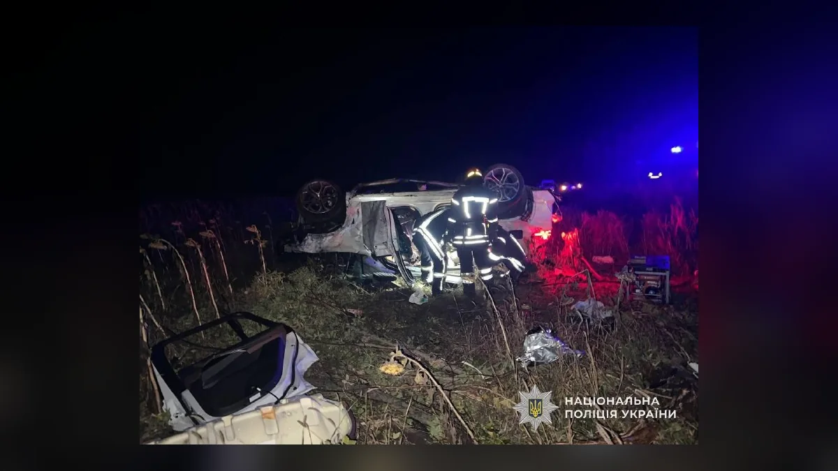 У Самарівському районі BMW врізався в дерево: водій загинув, четверо травмовані