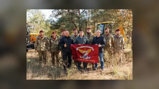 У Дніпрі 25-й Січеславській бригаді передали два нові трактори
