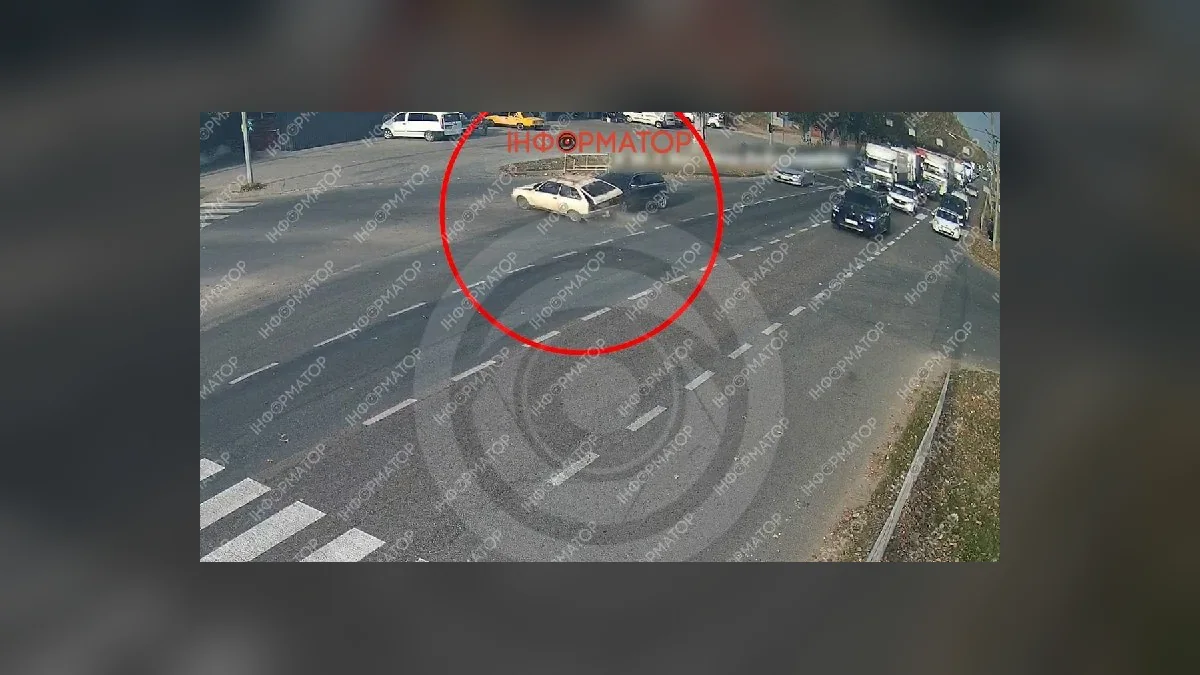 У Дніпрі на Донецькому шосе зіткнулися Таврія та Audi
