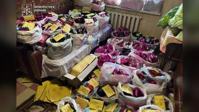 У Дніпрі трьох підозрюваних у збуті солодощів із наркотиками взяли під варту