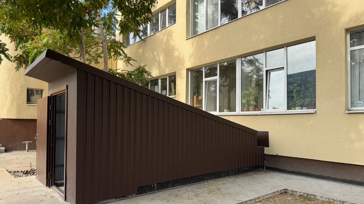 У Дніпрі відкрили чергові укриття у школах та дитячих садках