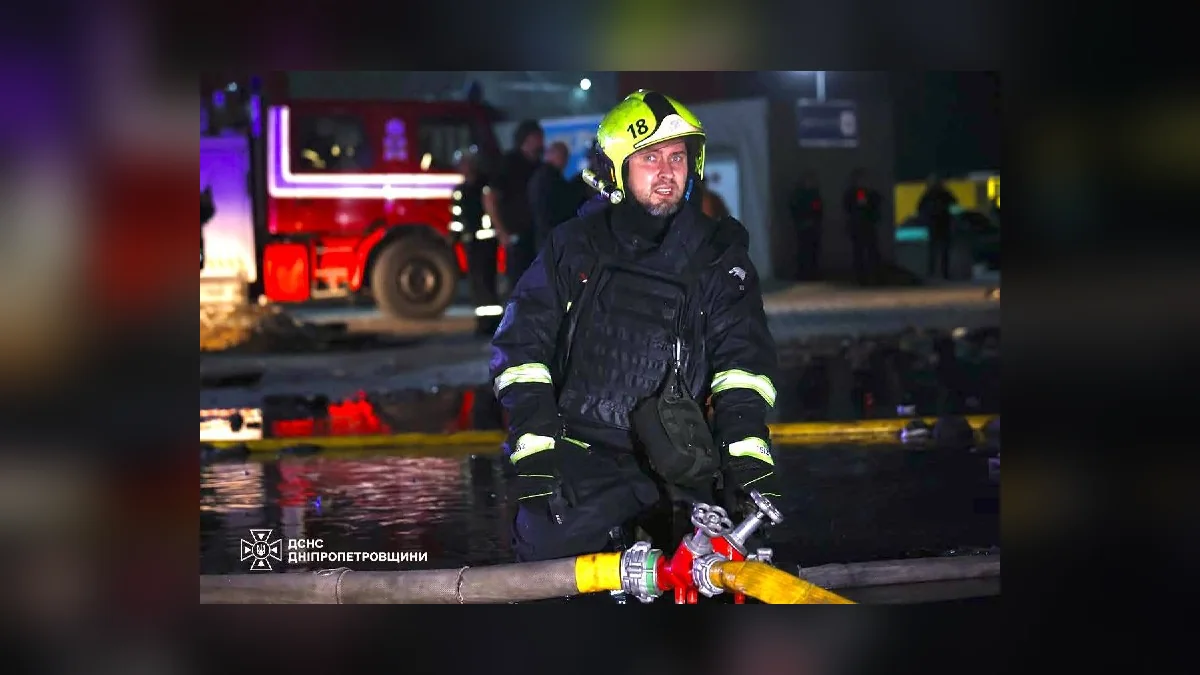 У Дніпровському районі війська РФ повторно вдарили по рятувальниках під час пожежі