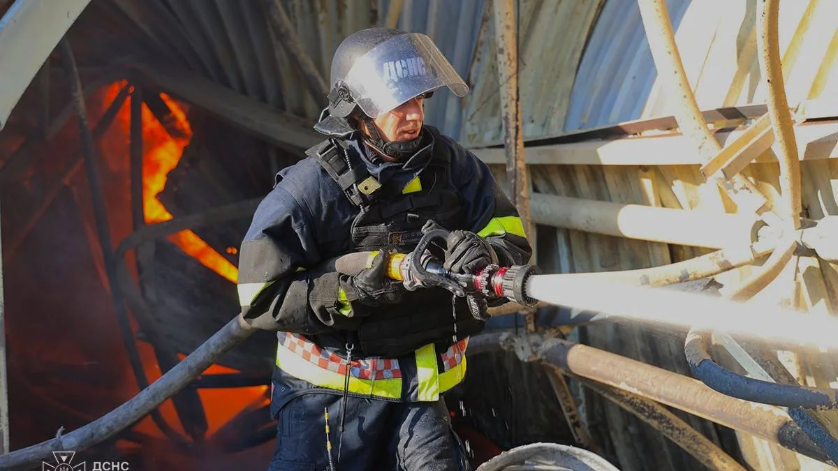 У місті Самар ліквідували пожежу після російського удару